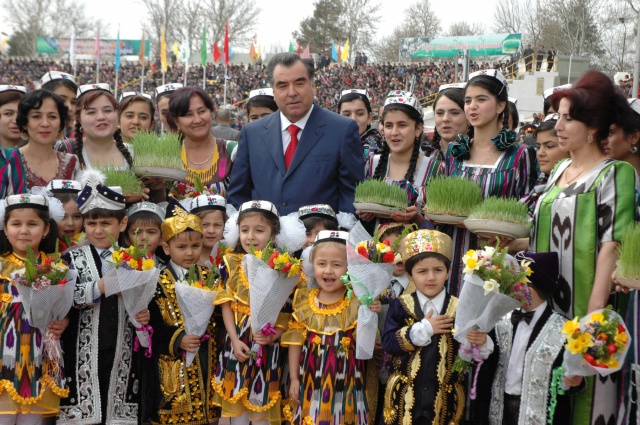 Рахмон: зарплата врачей