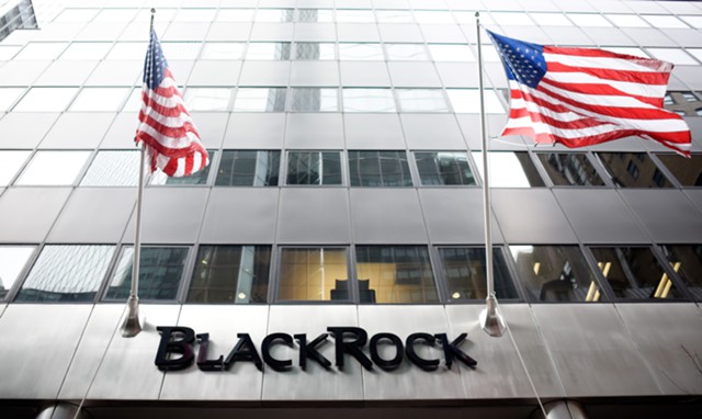 Прибыль BlackRock в IV