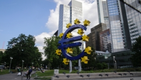 ЕЦБ хочет стать основным